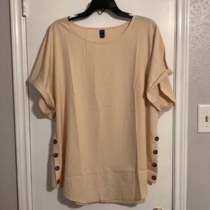 NWT-Top with Side Buttons